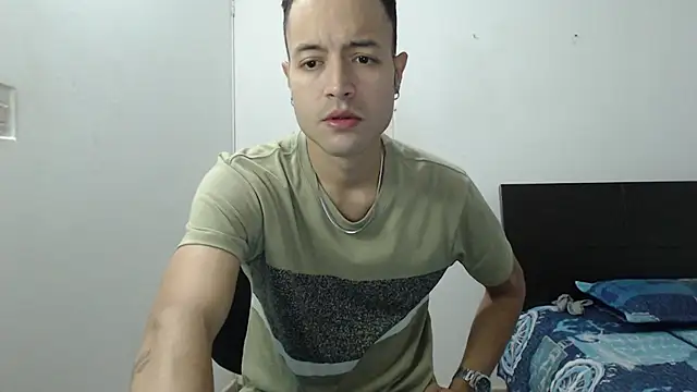 Snapshot of dimitriquiet05 chatting on 6, 12, 2024 dimitriquiet05 online show from 6, 12, 2024