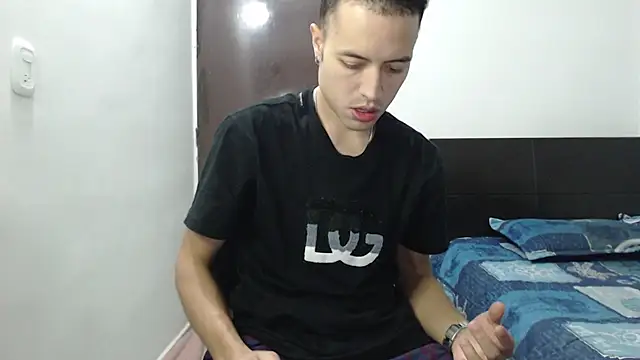 Snapshot of dimitriquiet05 chatting on 14, 12, 2024 dimitriquiet05 online show from 14, 12, 2024