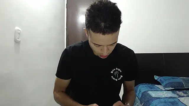 Snapshot of dimitriquiet05 chatting on 16, 12, 2024 dimitriquiet05 online show from 16, 12, 2024