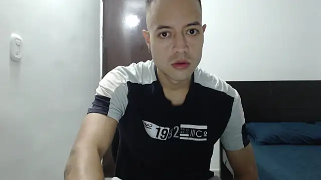 Snapshot of dimitriquiet05 chatting on 22, 12, 2024 dimitriquiet05 online show from 22, 12, 2024