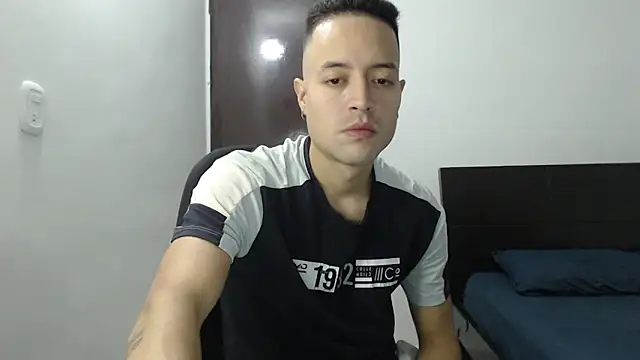 Snapshot of dimitriquiet05 chatting on 22, 12, 2024 dimitriquiet05 online show from 22, 12, 2024