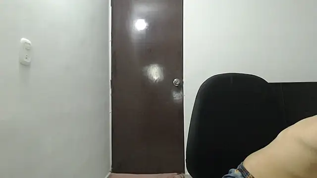 Snapshot of dimitriquiet05 chatting on 27, 12, 2024 dimitriquiet05 online show from 27, 12, 2024