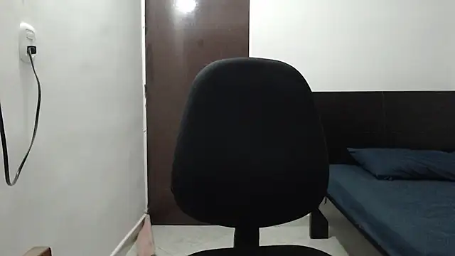 Snapshot of dimitriquiet05 chatting on 6, 1, 2025 dimitriquiet05 online show from 6, 1, 2025