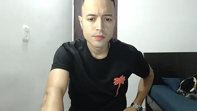 Snapshot of dimitriquiet05 chatting on 6, 1, 2025 dimitriquiet05 online show from 6, 1, 2025