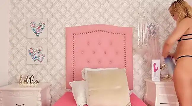 Snapshot of Sara__Williams chatting on 10, 1, 2025 Sara Williams online show from 10, 1, 2025