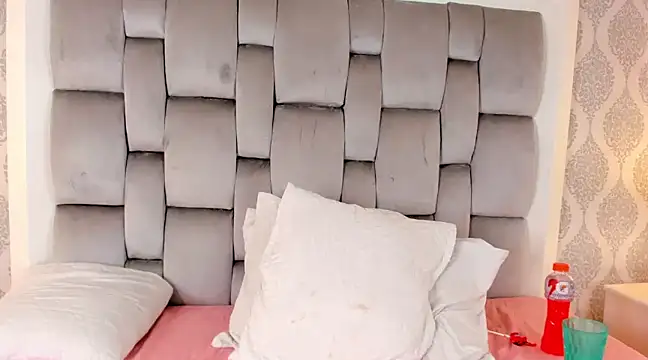 Snapshot of Sara__Williams chatting on 3, 2, 2025 Sara Williams online show from 3, 2, 2025