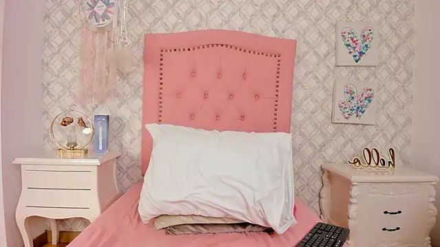 Snapshot of Sara__Williams chatting on 9, 2, 2025 Sara Williams online show from 9, 2, 2025