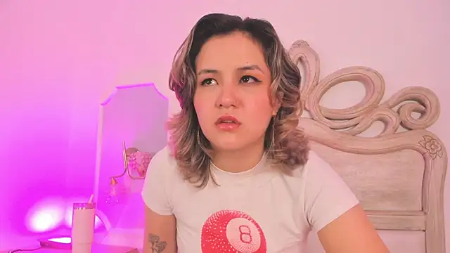 Snapshot of Sara__Williams chatting on 23, 11, 2025 Sara Williams online show from 23, 11, 2025