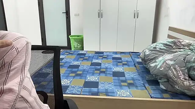 Snapshot of Louis_Baby chatting on 29, 11, 2025 Louis Baby online show from 29, 11, 2025