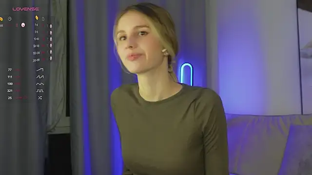 Snapshot of Fluffy-Angel chatting on 27, 10, 2025 Fluffy-Angel online show from 27, 10, 2025