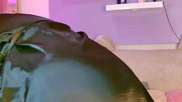 Snapshot of ChloeRem chatting on 6, 3, 2025 ChloeRem online show from 6, 3, 2025