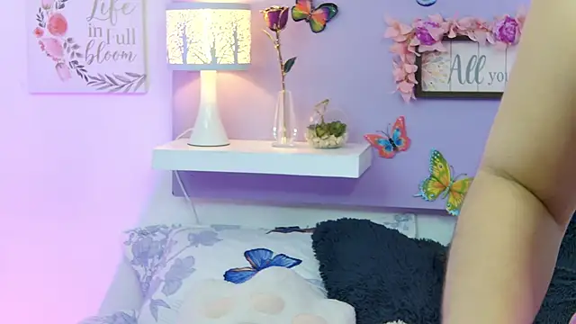 Snapshot of ChloeRem chatting on 23, 10, 2025 ChloeRem online show from 23, 10, 2025