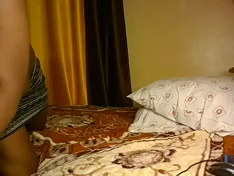 Missshelo online show from 9, 10, 2025