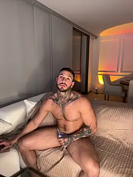 Snapshot of mike_belle chatting on 9, 11, 2025 mike belle online show from 9, 11, 2025