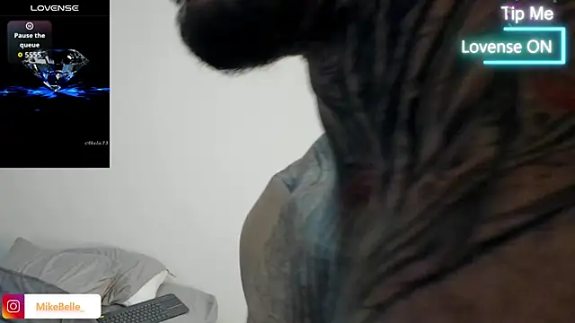 Snapshot of mike_belle chatting on 14, 11, 2025 mike belle online show from 14, 11, 2025