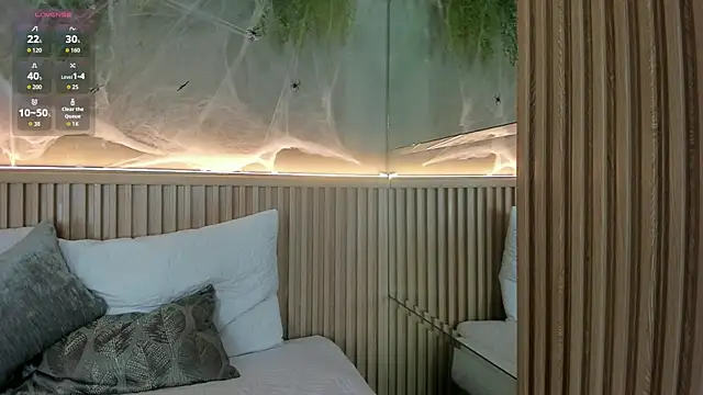 Snapshot of Lana_Lann chatting on 8, 10, 2025 Lana Lann online show from 8, 10, 2025