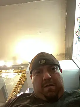 Snapshot of valleyoneofakind chatting on 8, 12, 2024 valleyoneofakind online show from 8, 12, 2024