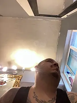 Snapshot of valleyoneofakind chatting on 13, 12, 2024 valleyoneofakind online show from 13, 12, 2024