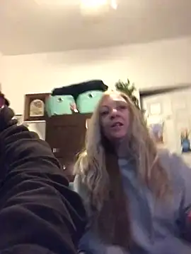 Snapshot of valleyoneofakind chatting on 15, 3, 2025 valleyoneofakind online show from 15, 3, 2025