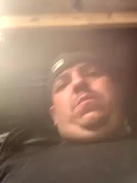 Snapshot of valleyoneofakind chatting on 12, 10, 2025 valleyoneofakind online show from 12, 10, 2025