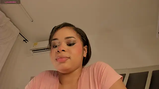 Snapshot of Samanntha_Rose chatting on 18, 12, 2025 Samanntha Rose online show from 18, 12, 2025