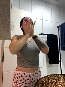 Snapshot of YasmimBrasil chatting on 1, 11, 2025 YasmimBrasil online show from 1, 11, 2025