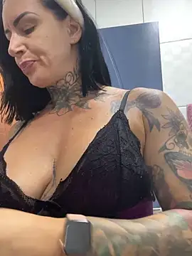 YasmimBrasil online show from 7, 4, 2026