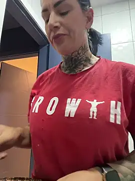 YasmimBrasil online show from 22, 4, 2026