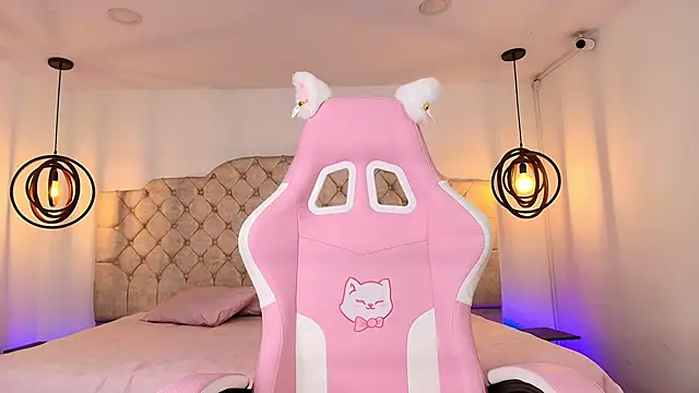 Victoria Adams14 online show from 22, 4, 2026