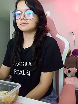 azumiichan online show from 9, 4, 2026