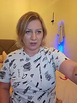 zarina3003 online show from 6, 1, 2026