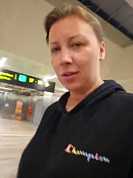 zarina3003 online show from 13, 4, 2026