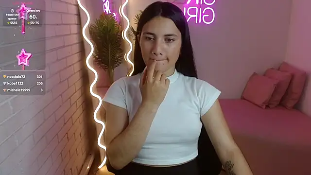 Snapshot of Chiara_tay chatting on 8, 1, 2025 Chiara tay online show from 8, 1, 2025