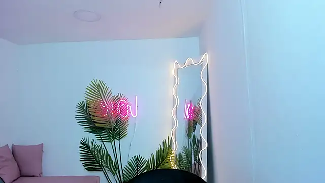 Snapshot of Chiara_tay chatting on 18, 1, 2025 Chiara tay online show from 18, 1, 2025