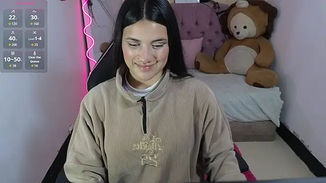 Snapshot of Chiara_tay chatting on 2, 11, 2025 Chiara tay online show from 2, 11, 2025