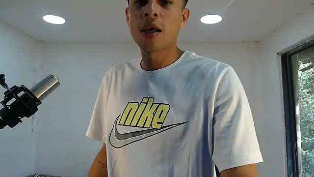 Snapshot of danielitopapuu chatting on 23, 9, 2025 danielitopapuu online show from 23, 9, 2025