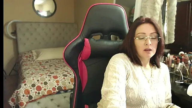 Carol Scottt online show from 26, 10, 2025