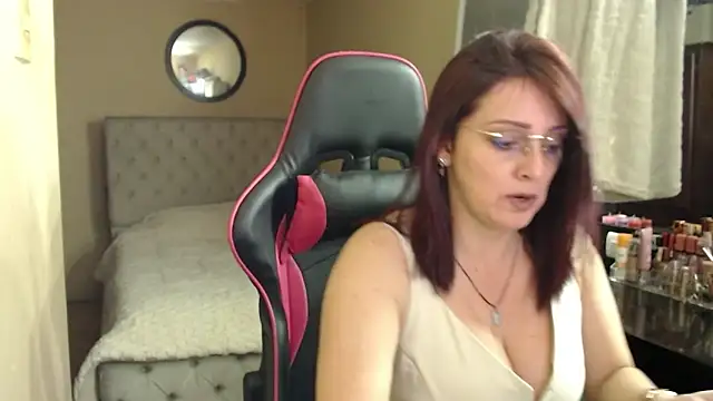 Carol Scottt online show from 12, 4, 2026