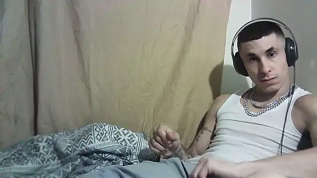 Snapshot of --D-a-D-D-y- chatting on 13, 12, 2024 --D-a-D-D-y- online show from 13, 12, 2024