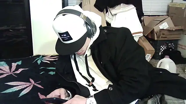 Snapshot of --D-a-D-D-y- chatting on 9, 2, 2025 --D-a-D-D-y- online show from 9, 2, 2025