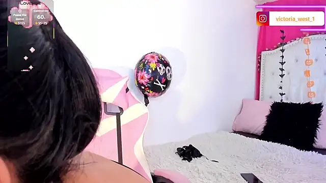 Snapshot of Victoria_west chatting on 23, 10, 2025 Victoria west online show from 23, 10, 2025