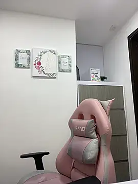 SophiaLaurens online show from 26, 1, 2025