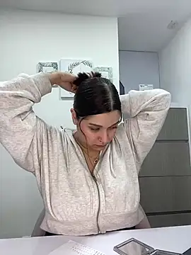 SophiaLaurens online show from 22, 2, 2025