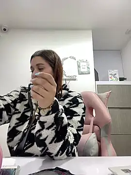 SophiaLaurens online show from 27, 2, 2025