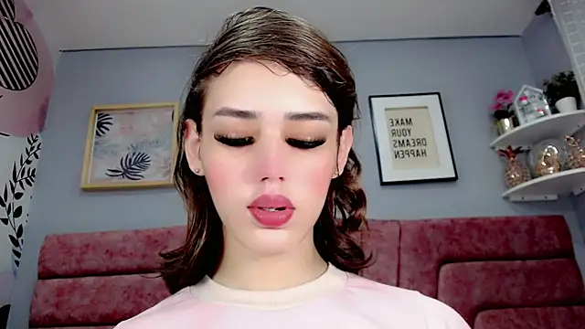 ValeriaAguilar online show from 18, 12, 2024