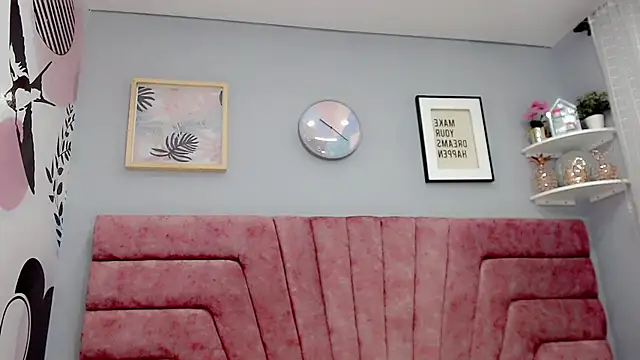 ValeriaAguilar online show from 20, 12, 2024