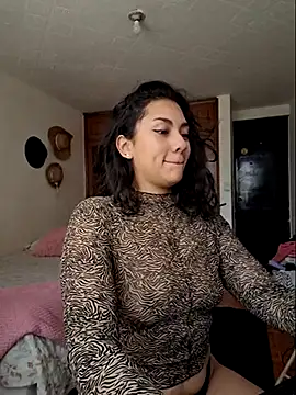 Thaliacooper  online show from 24, 2, 2025