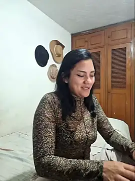 Thaliacooper  online show from 16, 3, 2025