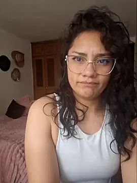 Thaliacooper  online show from 24, 9, 2025