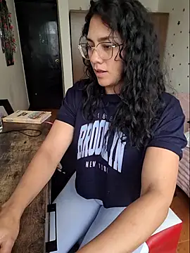 Thaliacooper  online show from 24, 11, 2025